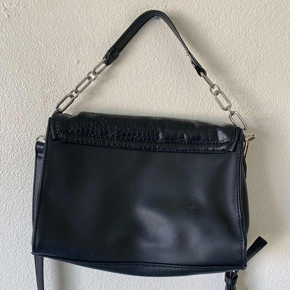 Reaction Kenneth Cole Black Gator Print Crossbody